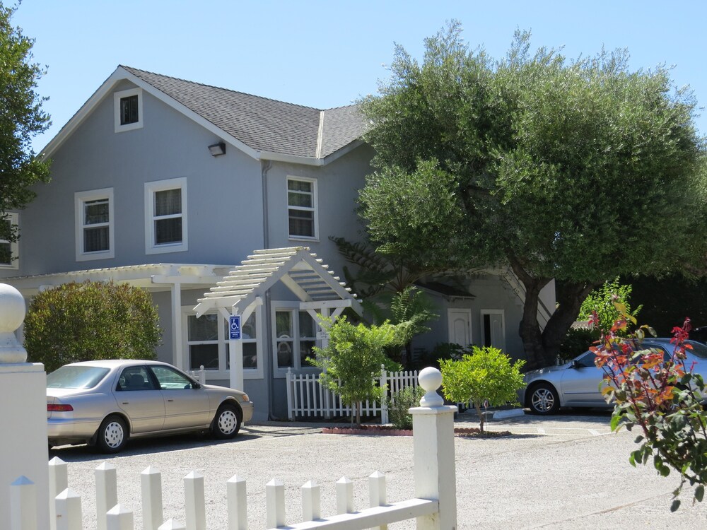 Harbor Inn - photo 22