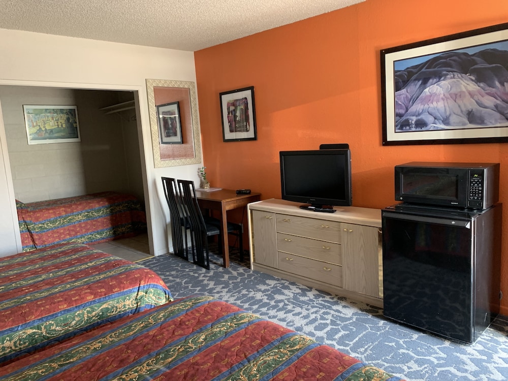 Motel 8 Las Vegas - photo 12