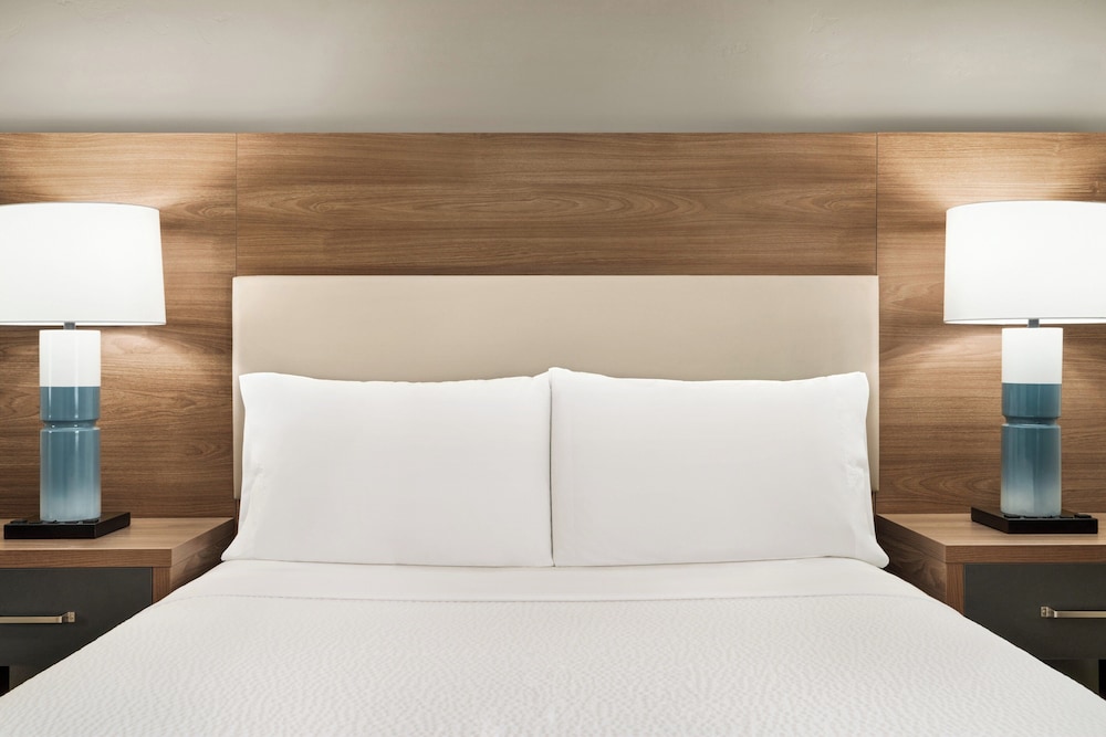 Candlewood Suites Boise Towne Square by IHG - photo 18