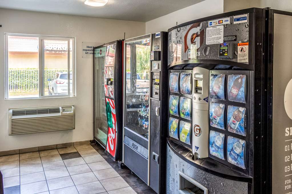 Motel 6 Bakersfield CA East - photo 28