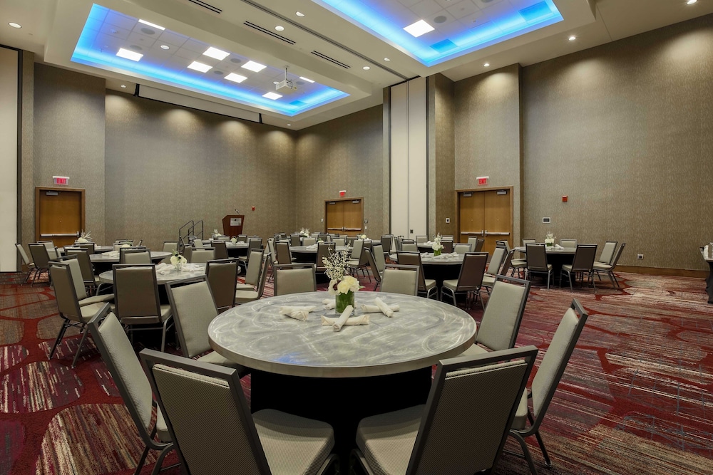 DoubleTree by Hilton Evansville - photo 58