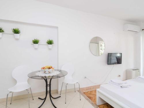House Apartments Ariva Studio Apartment with Balcony 2 Adults A2 — 4-Star Luxury Hotel in Dubrovnik, Croatia