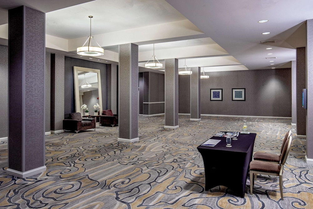 DoubleTree by Hilton Chicago North Shore Conference Center - photo 55