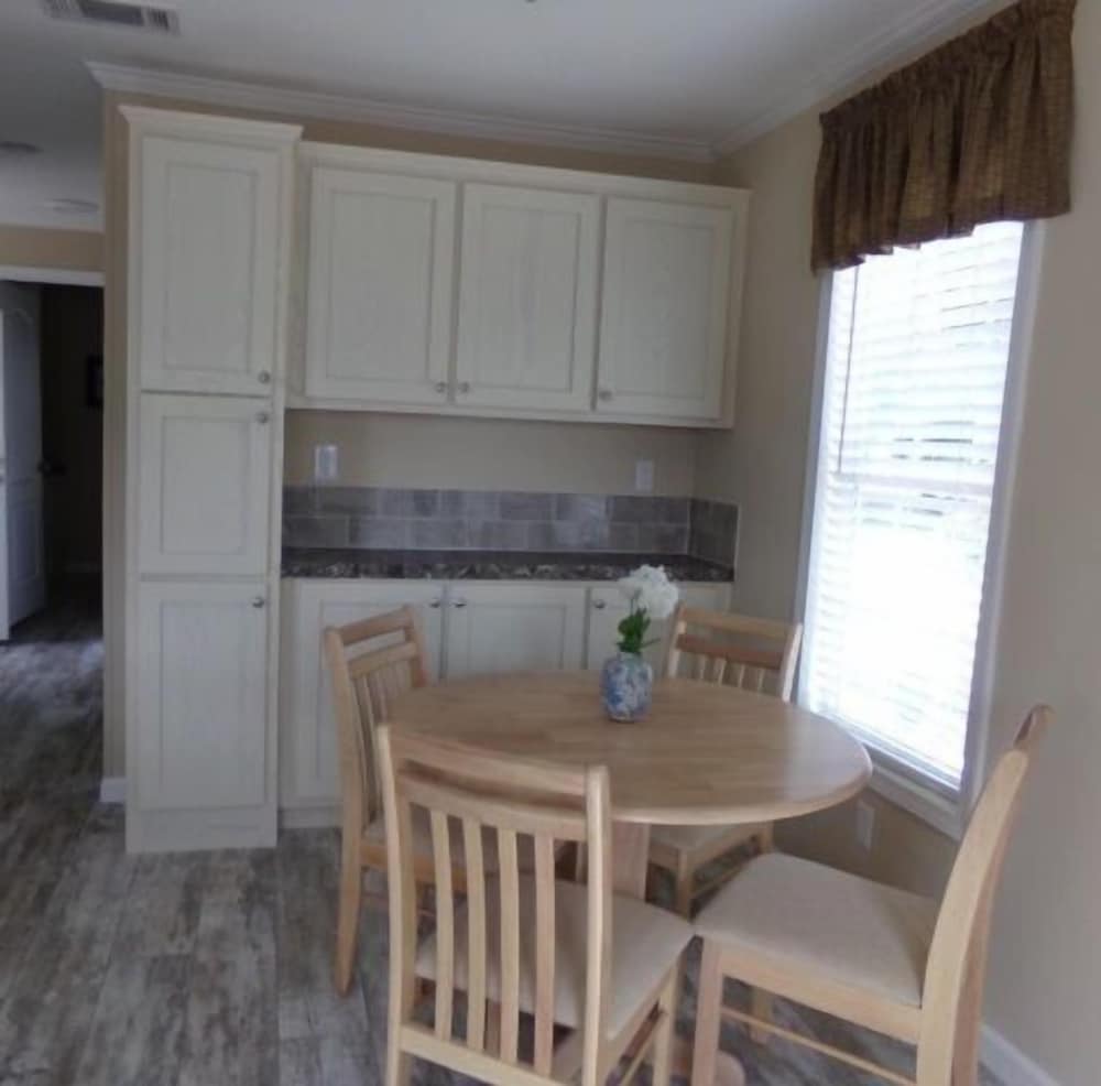 Southern Charm RV Resort - photo 5