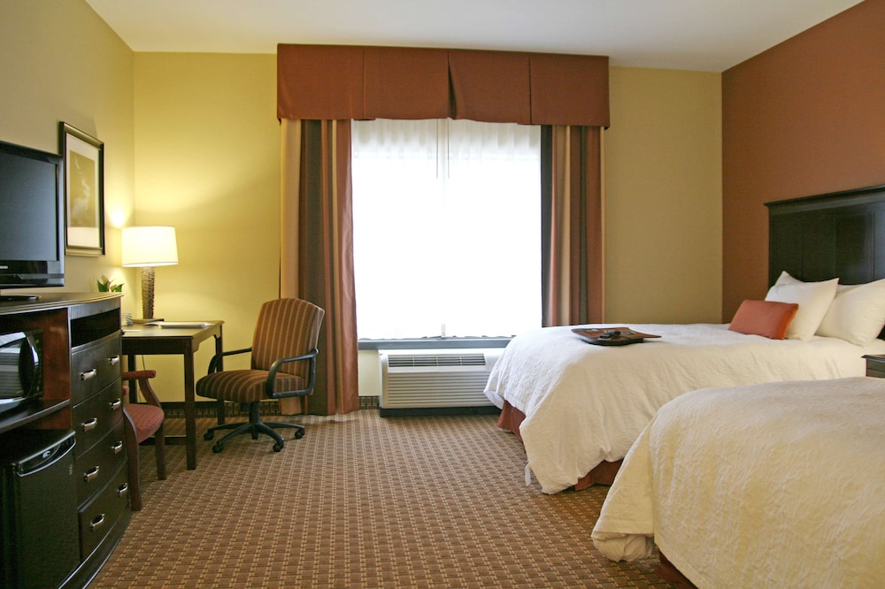 Hampton Inn & Suites Sevierville @ Stadium Drive - photo 7