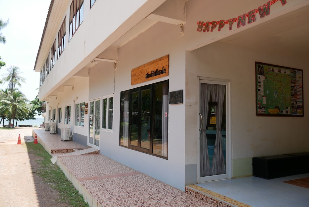 Star Beach Resort — hotel in Tha Mai