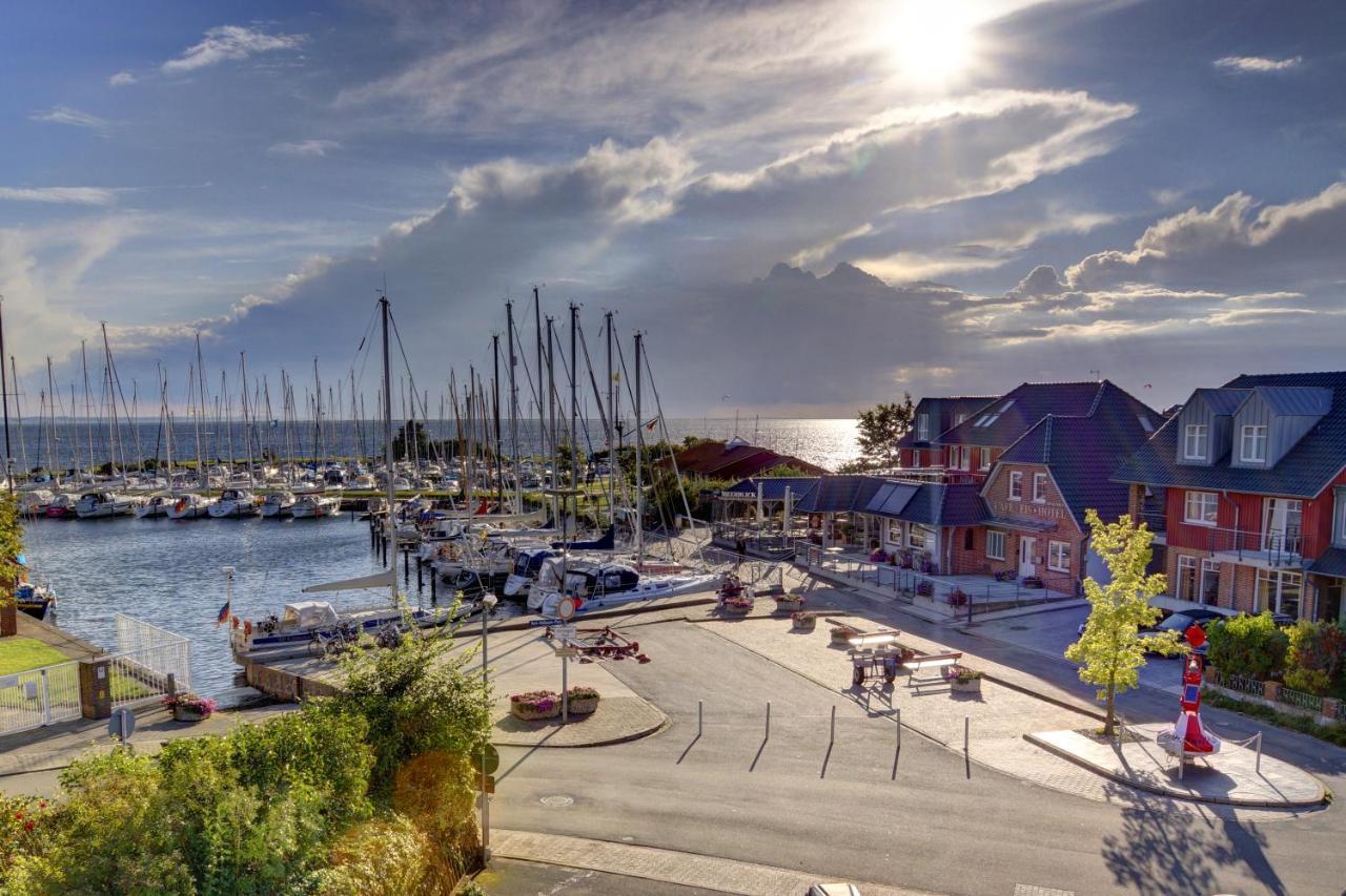 Meerblick Lemkenhafen - carbon neutral hotel in Fehmarn