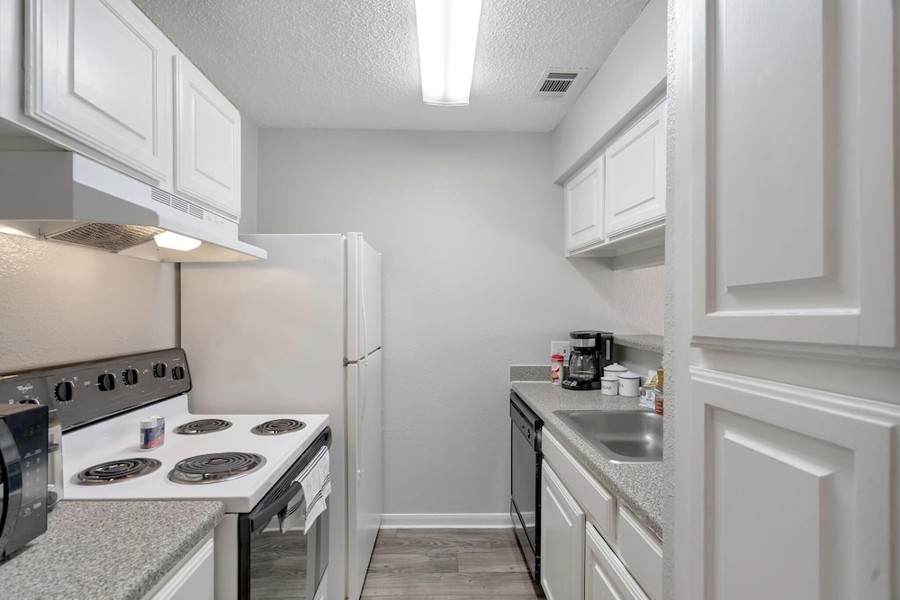 Relaxing Quaint 1BR in Heart of Midland - photo 11