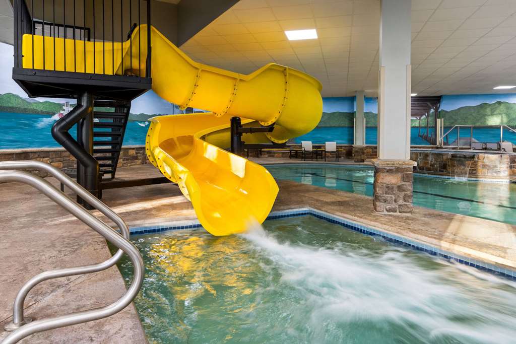 La Quinta Inn & Suites by Wyndham Lake George - photo 11