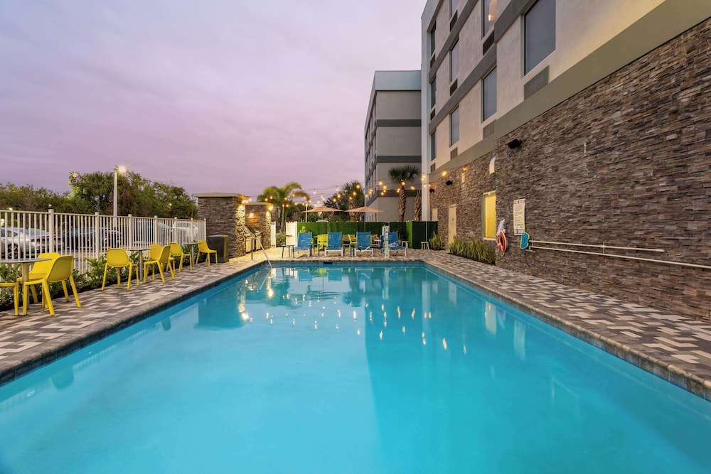 Home2 Suites by Hilton Ft. Pierce I 95 - photo 9