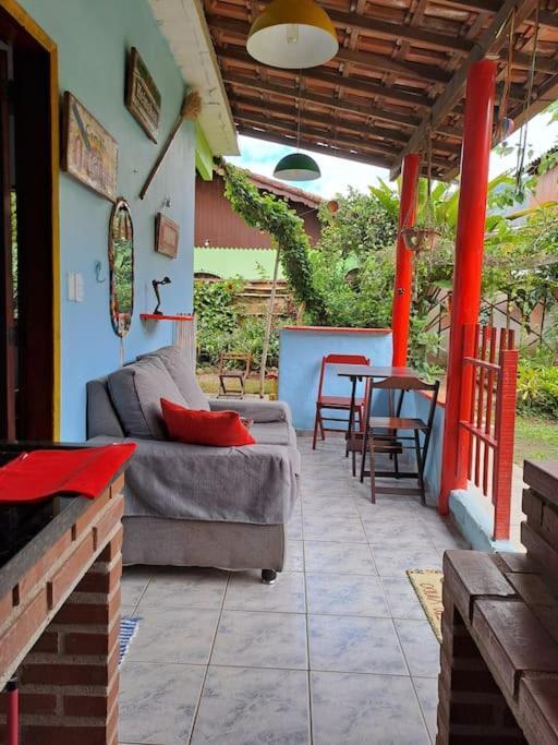 Perto de tudo em Lumiar com churrasqueira fogão a lenha e estacionamento in Nova Friburgo, Brasil