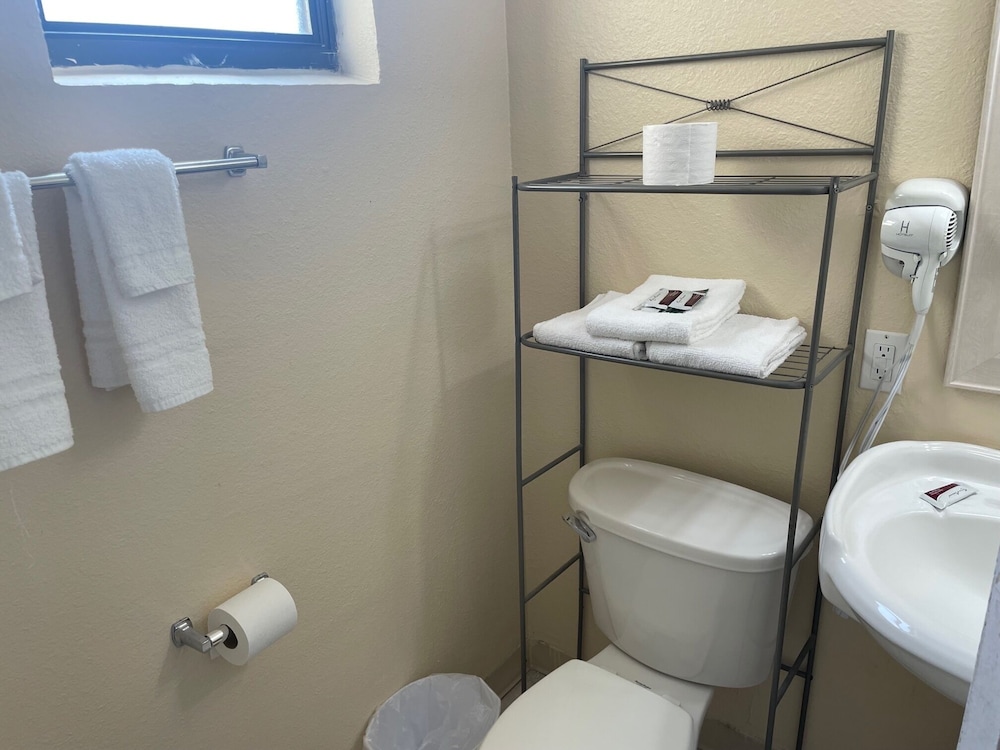 Southwind Inn - photo 17