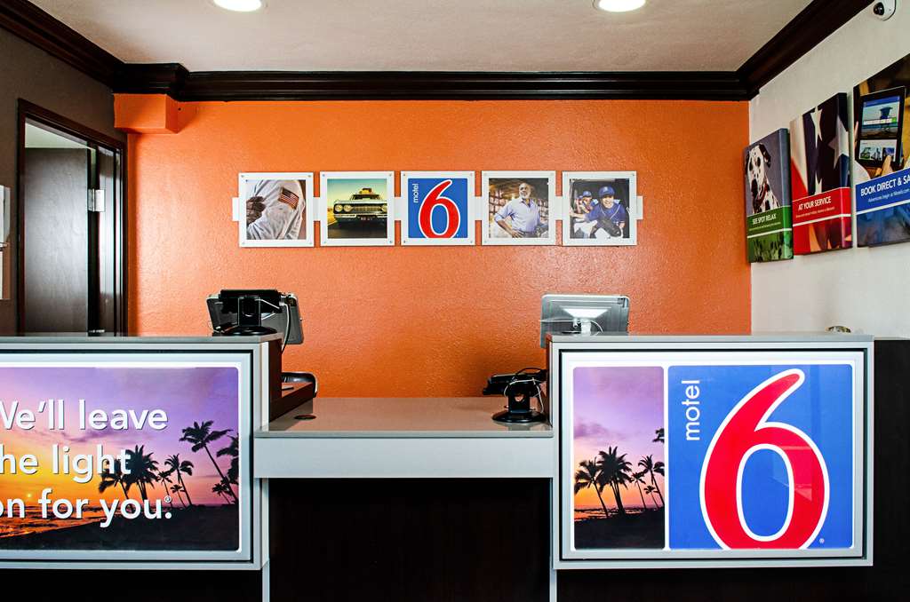 Motel 6 Modesto CA Downtown - photo 27