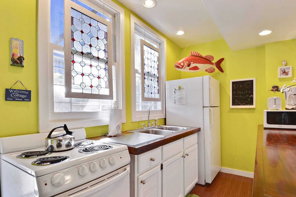 Tranquility by Avantstay Close to Duval St w BBQ & Shared Pool - photo 11