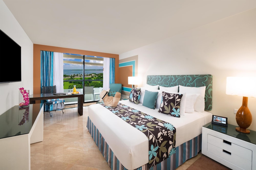 The Pyramid Cancun By Oasis All Inclusive