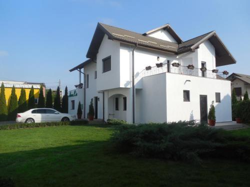 Villa AnnaLia Rooms to Rent — 4-Star Luxury Hotel in Bacau, Romania