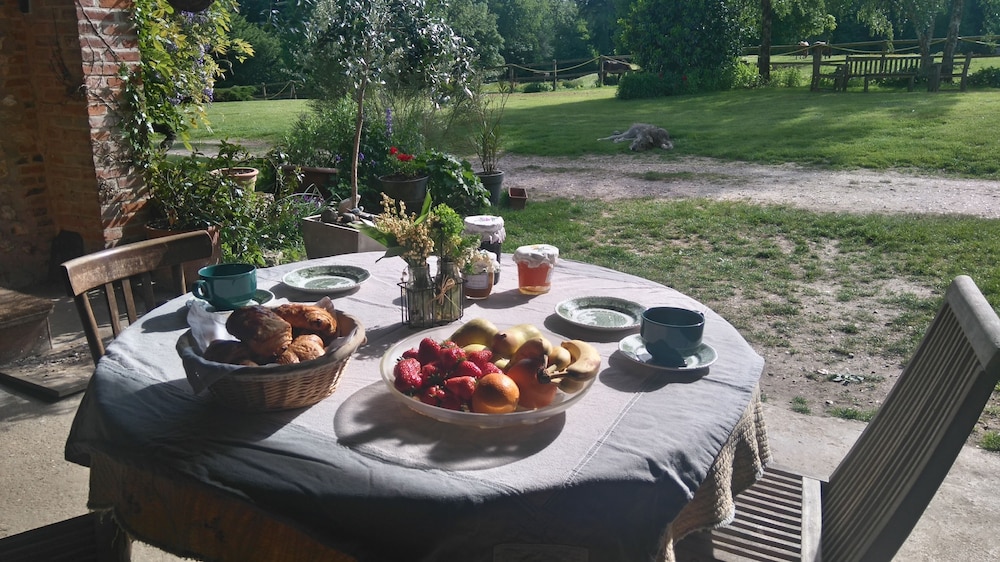 Ferme de La Haye — 4-Star Luxury Hotel in Gournay-En-Bray, France