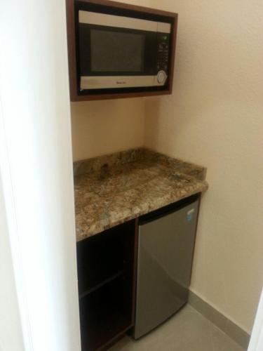 Belvedere Inn - photo 5