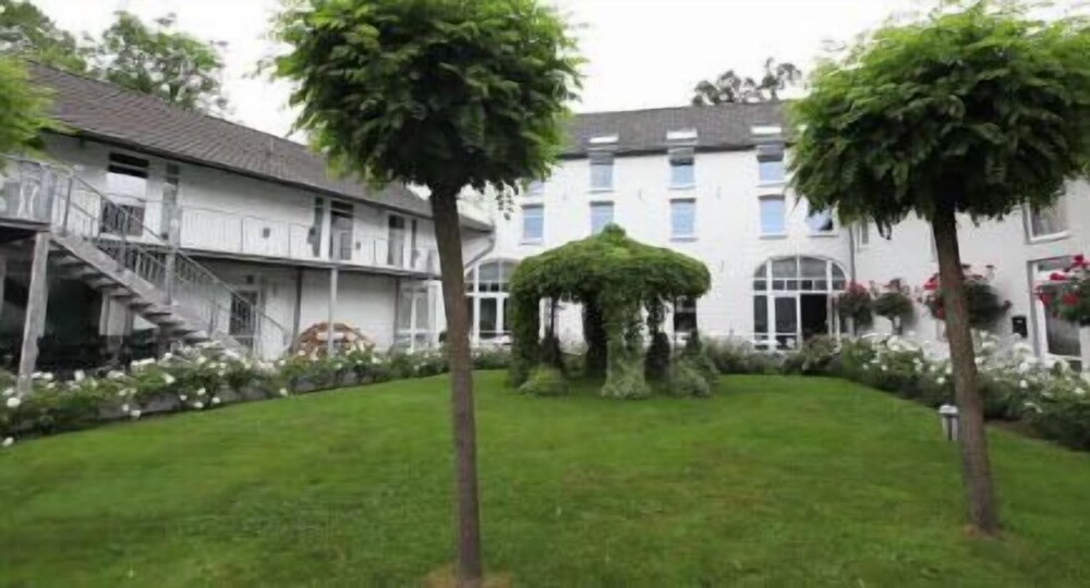 Gut Mer dgen - carbon neutral hotel in Inden