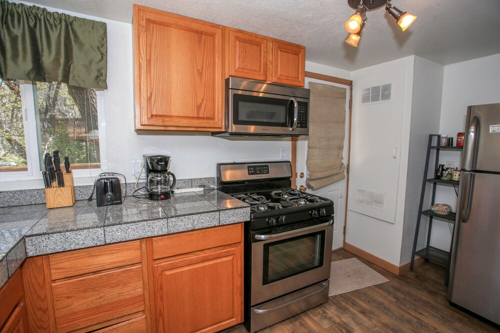 Little Swiss Inn - photo 23