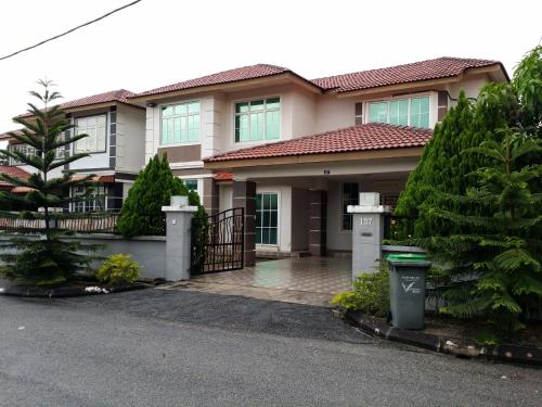 The Louvre Moslim Homestay Sungai Petani — 4-Star Luxury Hotel in Sungai Petani, Malaysia