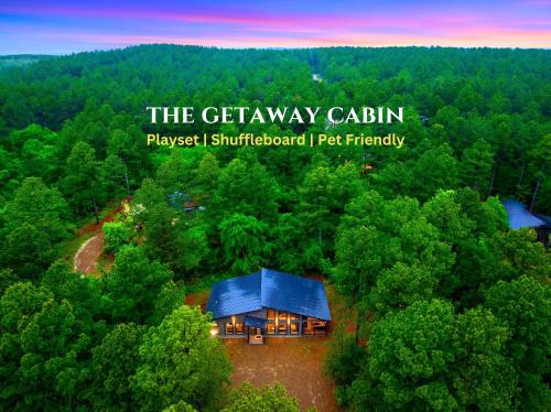 The Getaway - carbon neutral hotel in Broken Bow