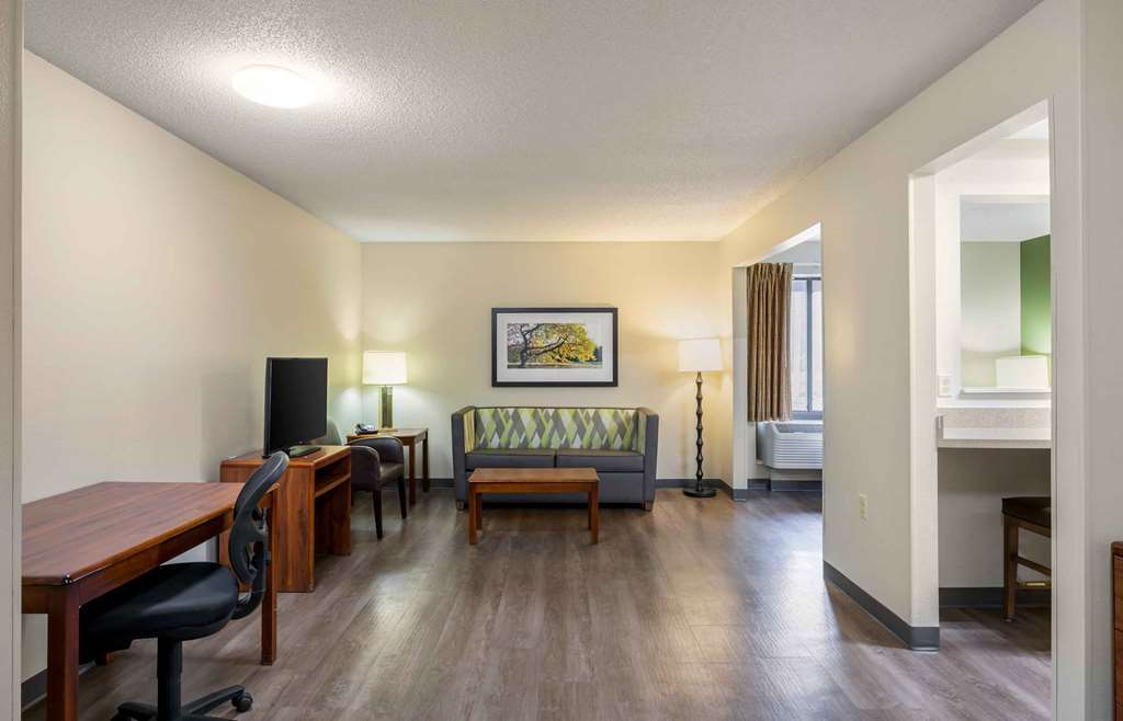 Extended Stay America Suites Omaha West - photo 38