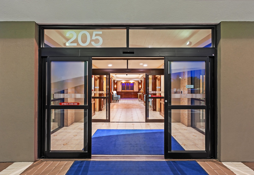 Holiday Inn Express Hotel & Suites Pharr by IHG - photo 36