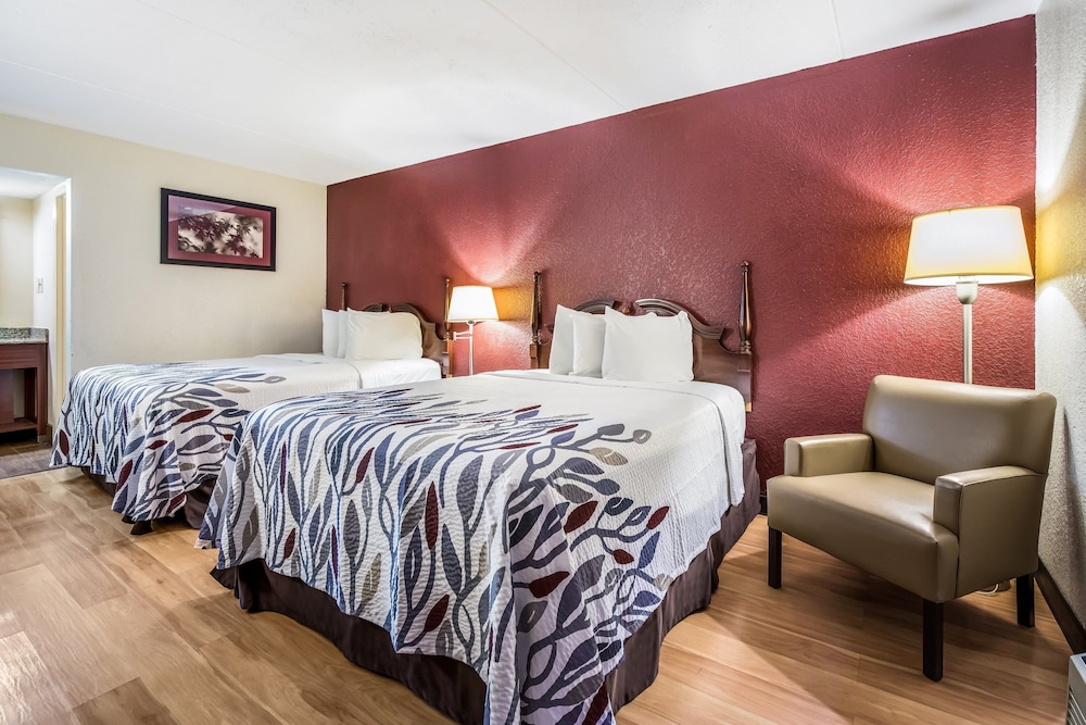 Red Roof Inn Caryville - photo 9