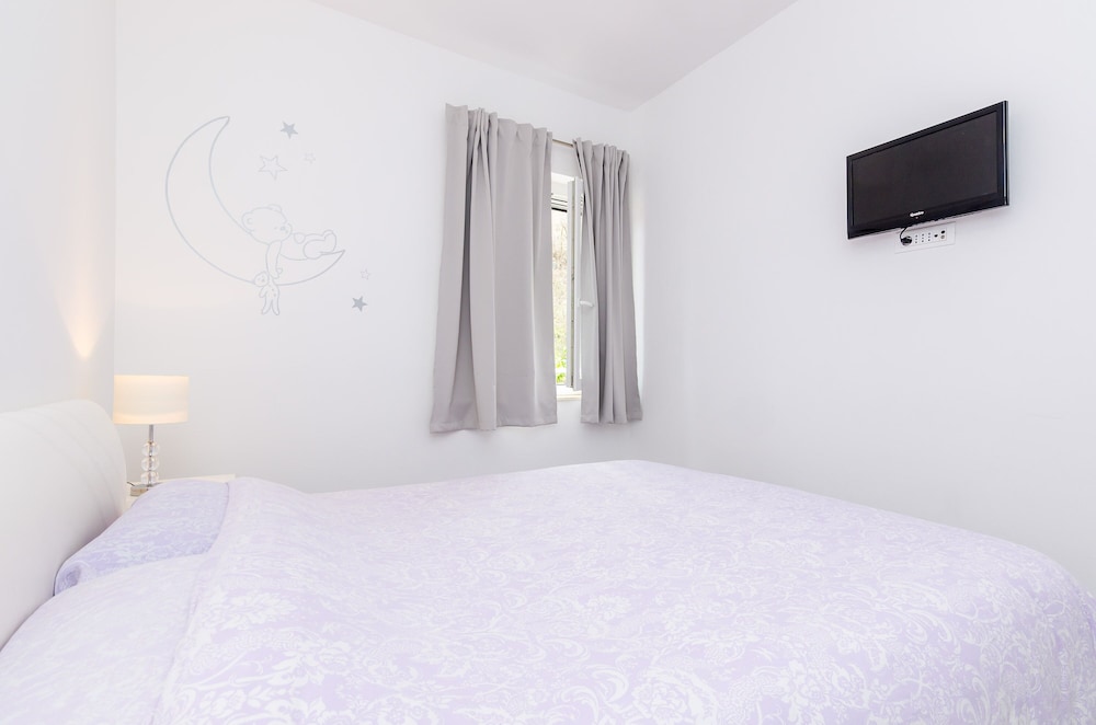 Apartment Lise Mokosica