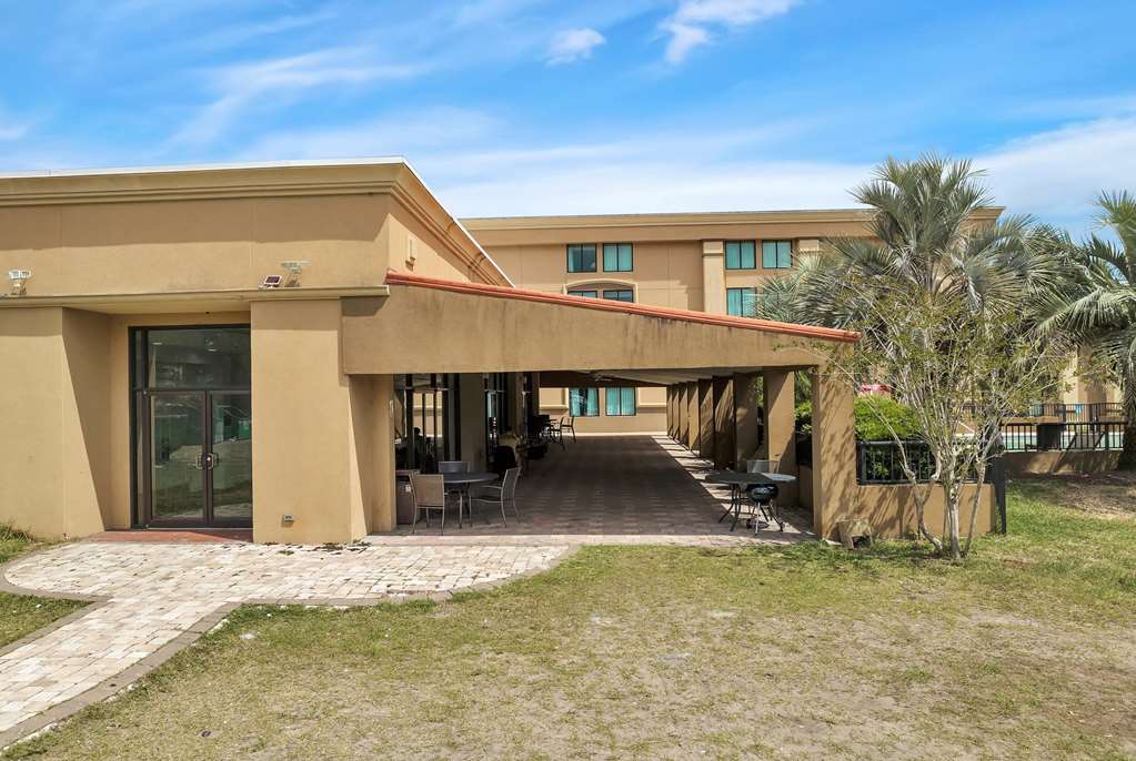 Ramada by Wyndham Jacksonville I 95 by Butler Blvd - photo 12