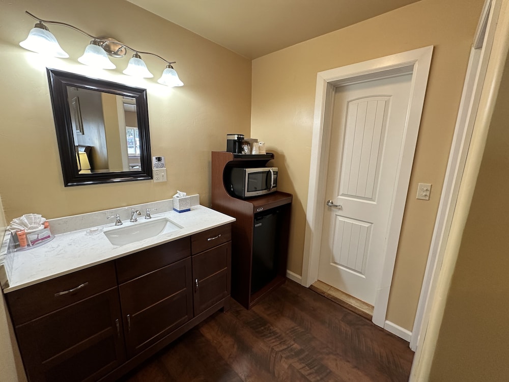 Abram Inn & Suites - photo 50