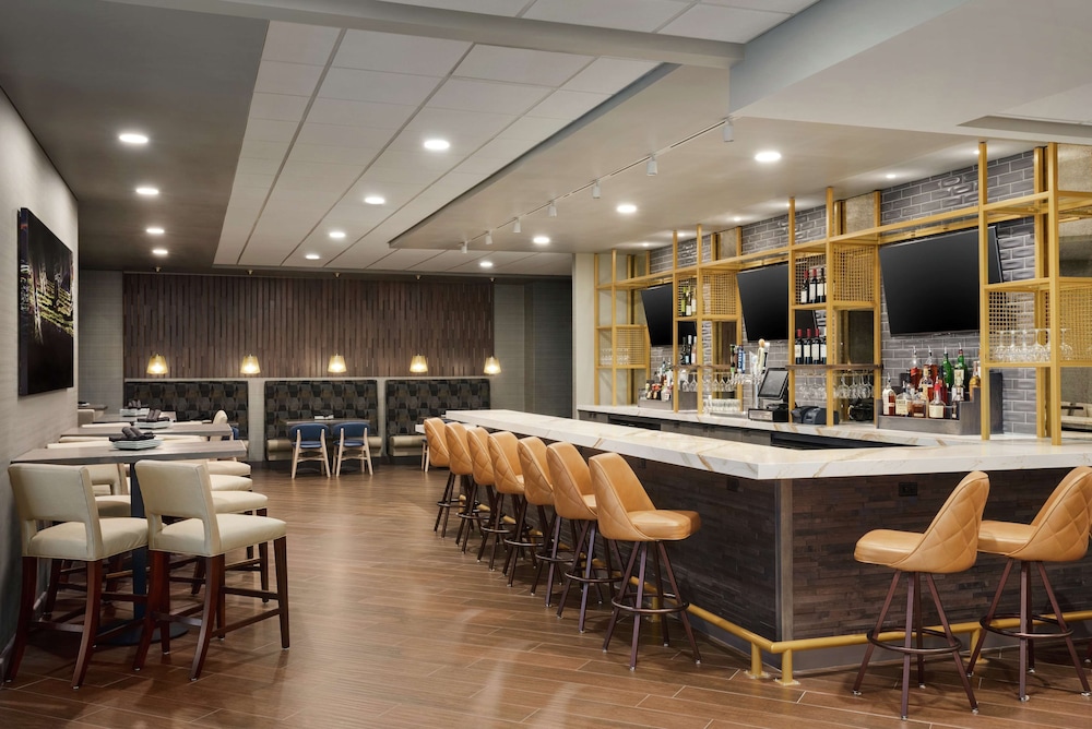 DoubleTree by Hilton St. Paul East - photo 39