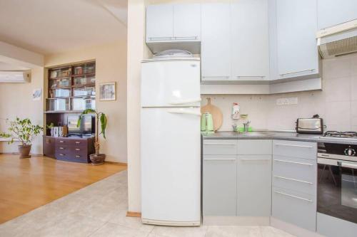 1BR apartment with balcony on Mtatsminda
