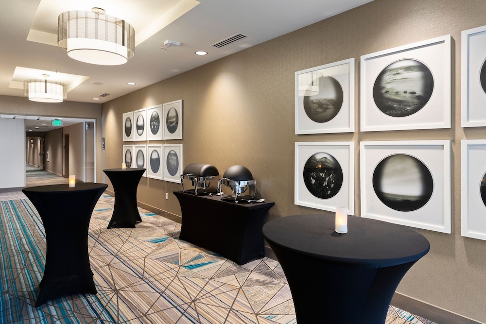 Fairfield Inn & Suites by Marriott San Jose North Silicon Valley - photo 39