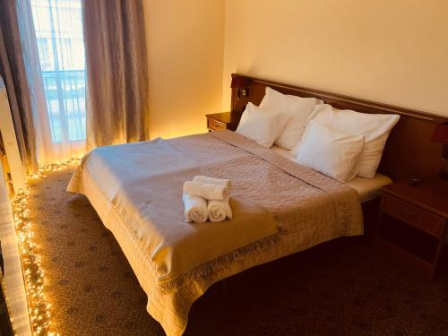A01 Sétány Silverine Apartmanház Őrzött parkolóval — 4-Star Luxury Hotel in Balatonfured, Hungary