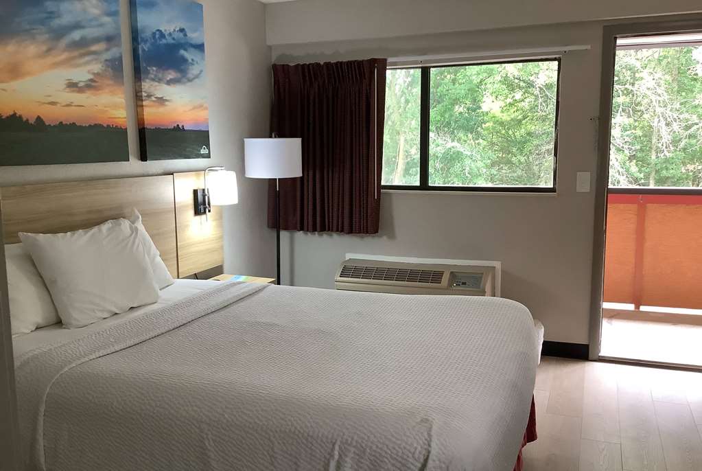 Days Inn by Wyndham Kingdom City - photo 37