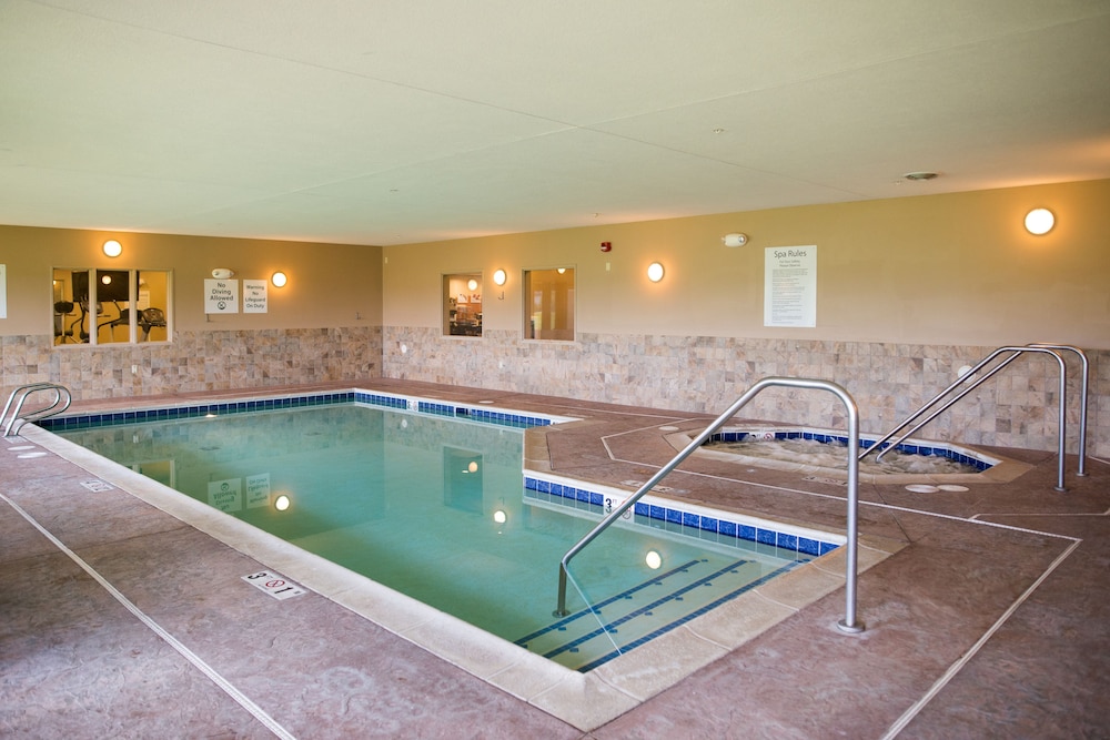 Holiday Inn Express Hotel & Suites Northwood by IHG - photo 21
