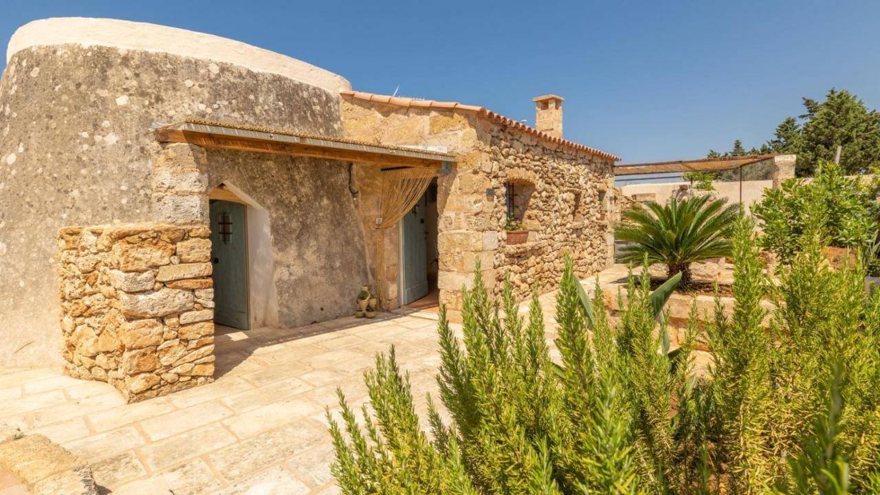 Trullo Mmammineddhu by Salento Affitti in Torre San Giovanni, Italy