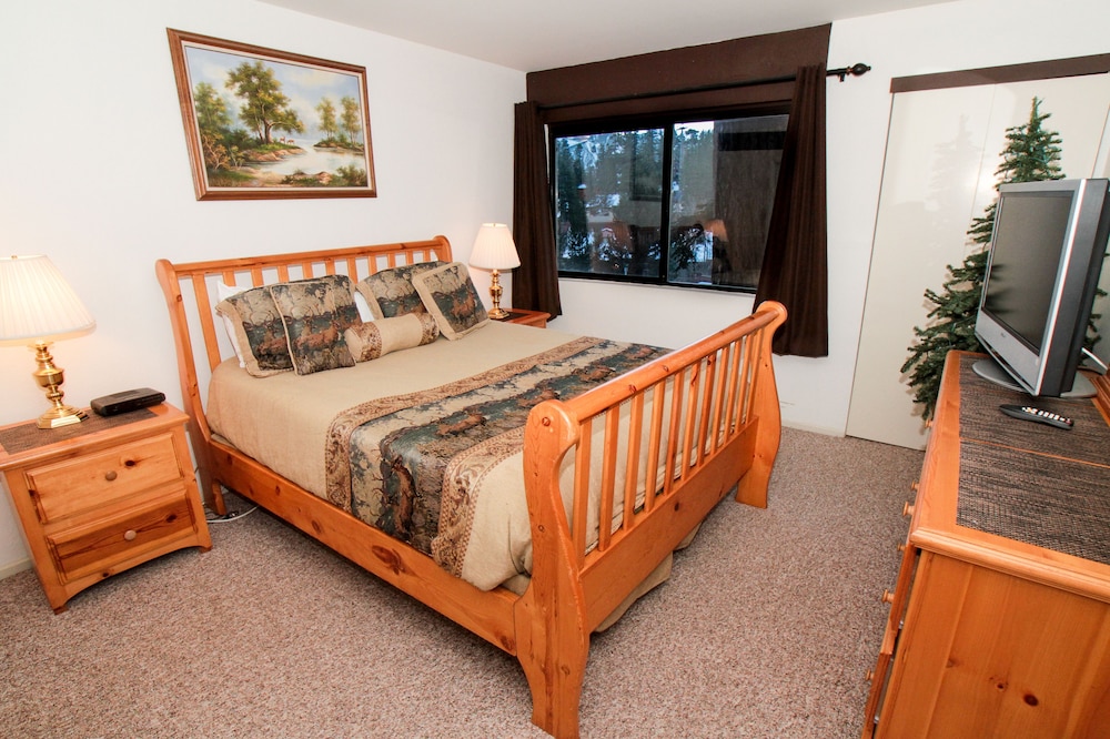 Mammoth Ski & Racquet Club - photo 11