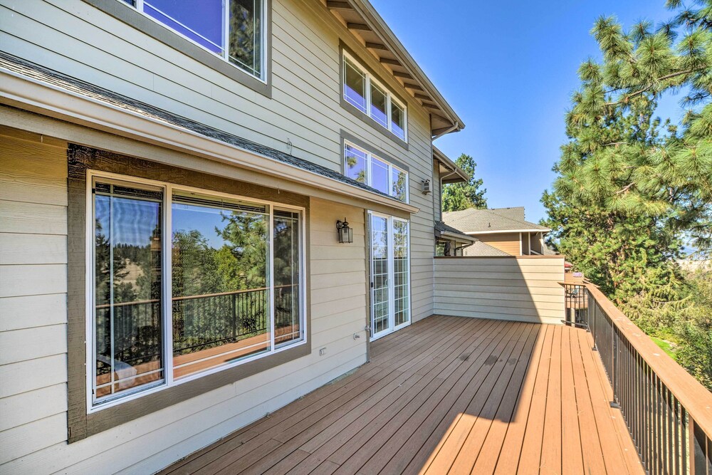 Bright Klamath Falls Townhome w Resort Perks - photo 12