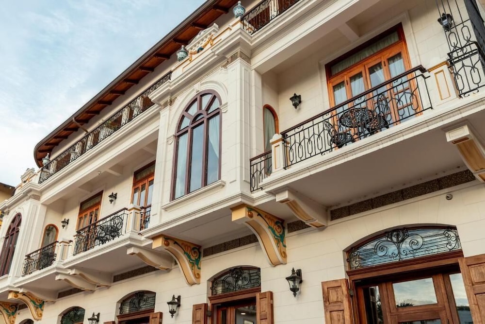 Hotel Plaza Herrera — 5-Star Luxury Hotel in Panama, Panama
