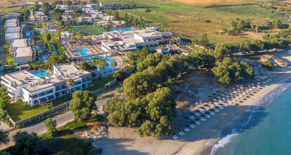 Akti Coast Club Hotel - carbon neutral hotel in Marmarion