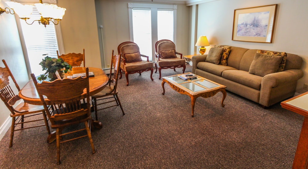 Park Hotel Condominiums - photo 8