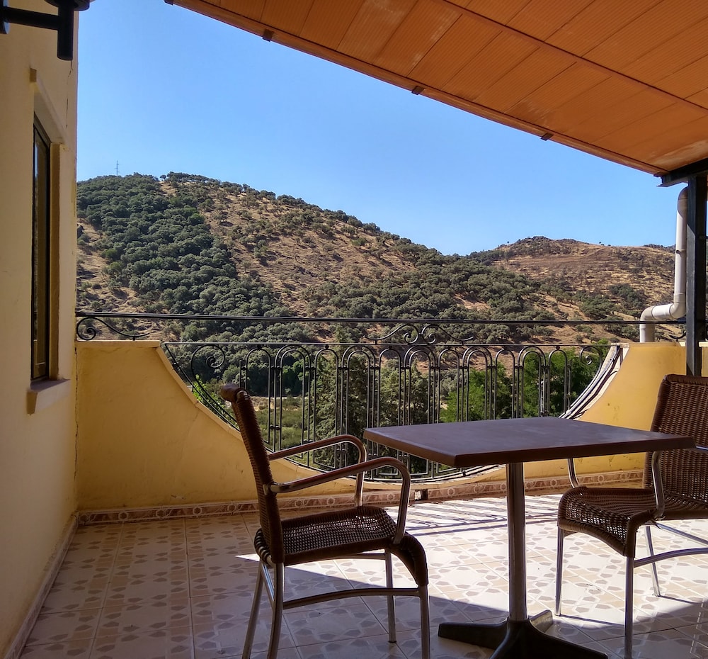 Hotel Restaurante La Teja — hotel in Unknown City
