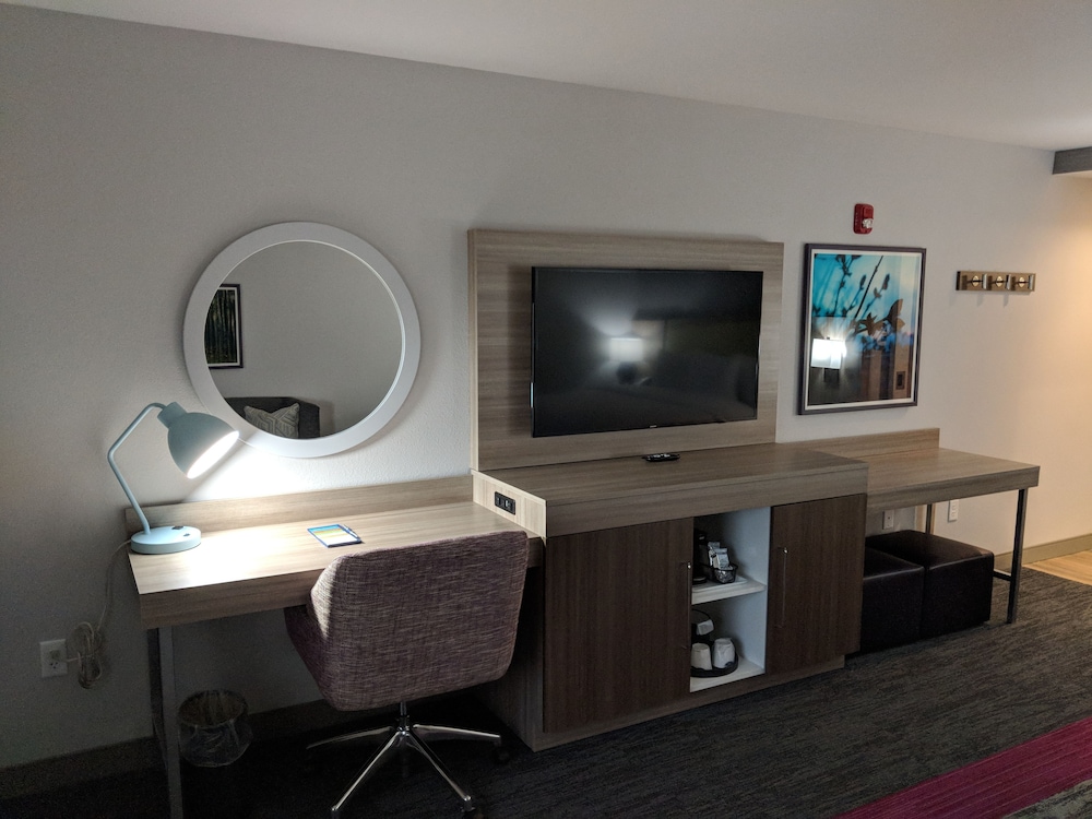 Hampton Inn & Suites Rocky Hill Hartford South - photo 16