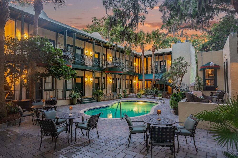 Village Inn and Pub in Saint Simons Island, United States