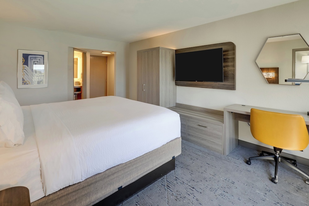 Holiday Inn Express Hotel & Suites Branson 76 Central by IHG - photo 17