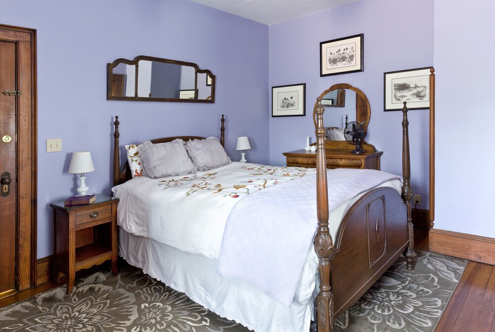 The Reynolds Mansion - photo 17