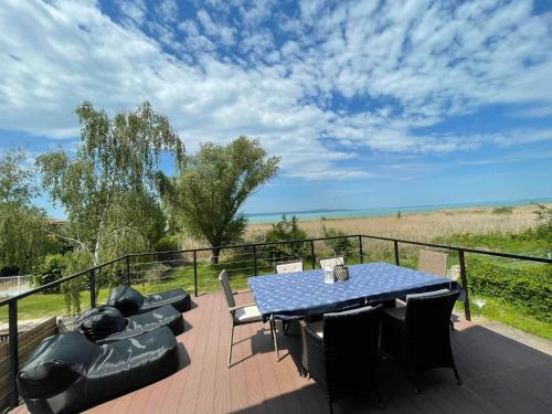 Z Homes — 4-Star Luxury Hotel in Zamardi, Hungary